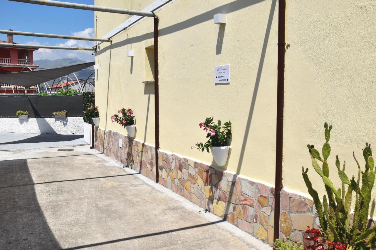 B&B Il Tirreno Cipollina Extérieur photo